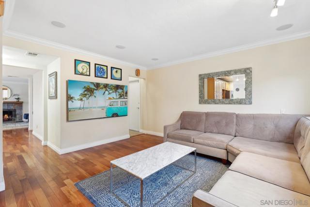 768 Sonrisa Street, Solana Beach CA: https://media.crmls.org/mediaz/562deb50-fce2-408c-ba2b-6765d0d74050.jpg