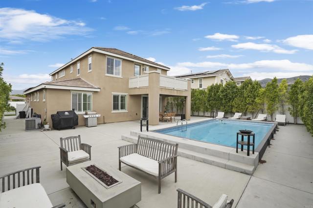 48 Clearwood Street, Fillmore CA: https://media.crmls.org/mediaz/562e171c-aa45-4178-b45d-3c491394a009.jpg