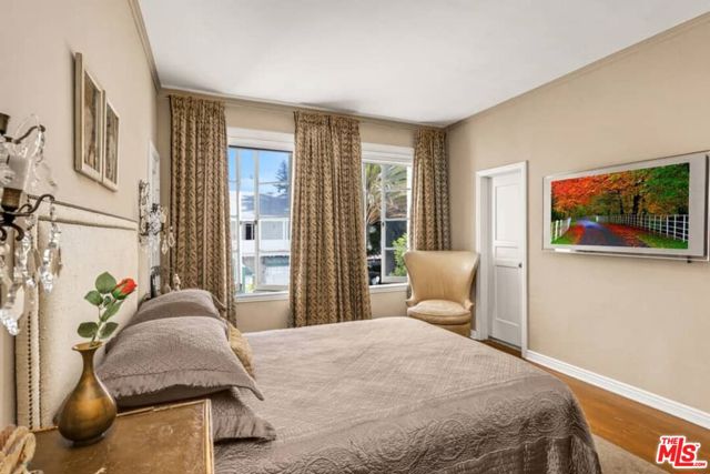 1416 Havenhurst Drive, West Hollywood CA: https://media.crmls.org/mediaz/562ea92d-649f-4a96-b959-50694fa01460.jpg