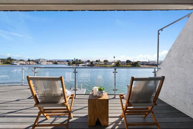 464 Fathom Drive, San Mateo CA: https://media.crmls.org/mediaz/562f7b84-a42d-42dc-ad45-33bf116dbba0.jpg