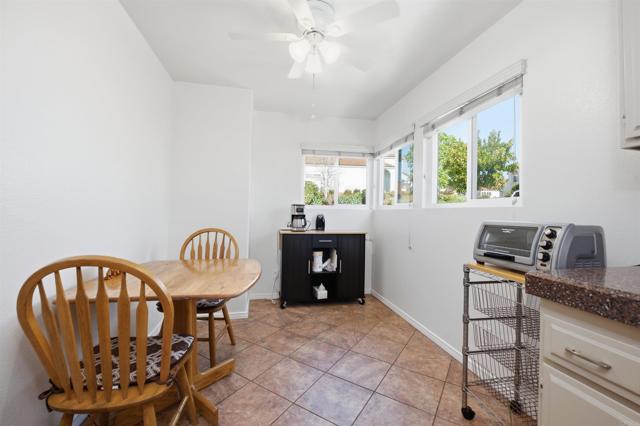 Detail Gallery Image 12 of 33 For 1428 Portofino Dr, Vista,  CA 92081 - 2 Beds | 2 Baths