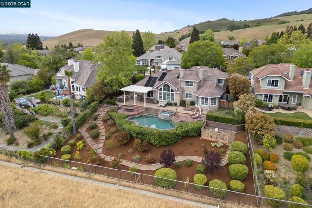 460 Silver Hollow Drive, Walnut Creek CA: https://media.crmls.org/mediaz/56304ad7-c824-4acf-aa3d-815e26a5aae6.jpg