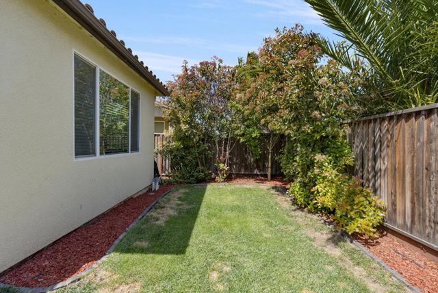 471 Segovia Drive, Hollister CA: https://media.crmls.org/mediaz/5630a42f-0258-4226-b4c0-03861b67fe34.jpg