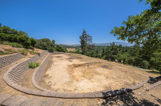 8734 Eagles Roost Road, Salinas CA: https://media.crmls.org/mediaz/56311cd9-5c40-4d26-88d2-ad96b72e5418.jpg