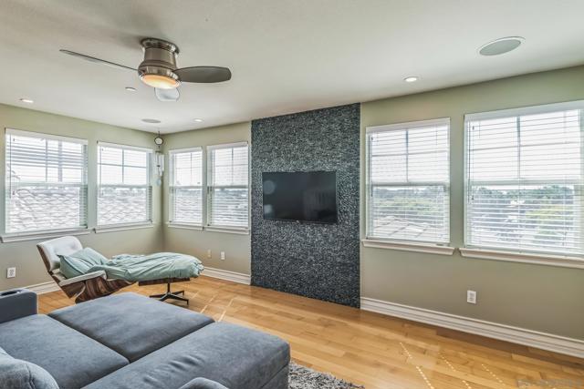 505 N Cedros, Solana Beach CA: https://media.crmls.org/mediaz/5631dc07-4b5b-4029-a3d4-f24dbe251582.jpg