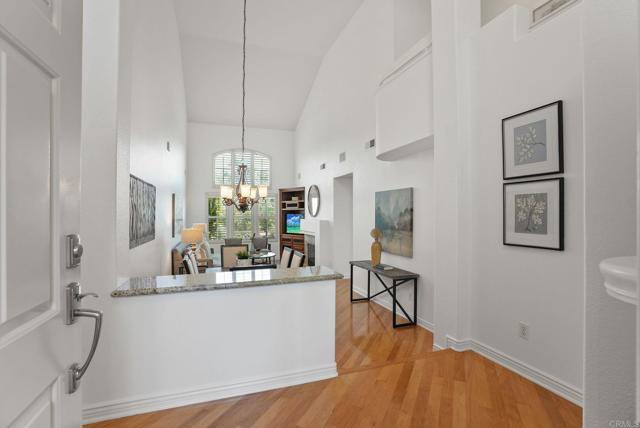 Detail Gallery Image 6 of 45 For 1636 Cormorant Dr, Carlsbad,  CA 92011 - 2 Beds | 2/1 Baths