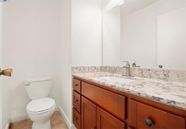 3112 La Campania, Alameda CA: https://media.crmls.org/mediaz/5632a86e-36cf-4d80-9764-989ffcf24df5.jpg