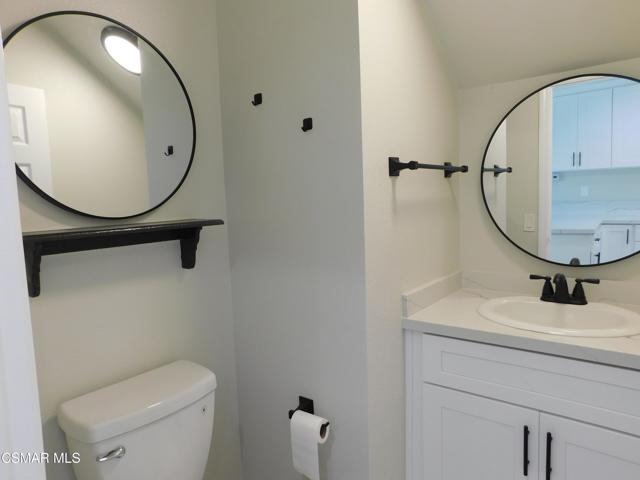 559 Stoney Peak Court, Simi Valley CA: https://media.crmls.org/mediaz/56333b73-cddb-4e29-9cfb-a778095a1995.jpg