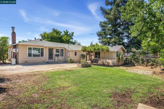 2629 Riesling Way, Rancho Cordova CA: https://media.crmls.org/mediaz/56349828-a95f-4675-99bd-8df0d68199b2.jpg