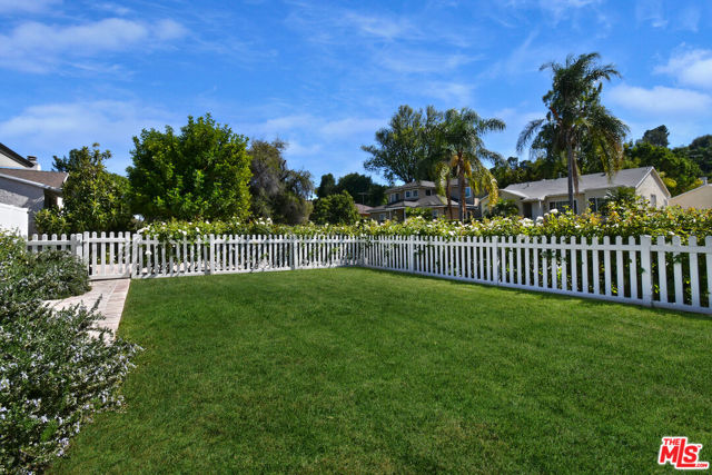 18033 Rosita Street photo 4