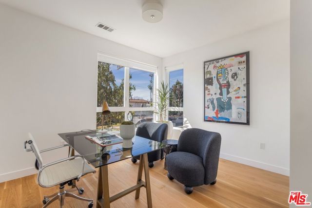 11724 Culver Boulevard, Los Angeles CA: https://media.crmls.org/mediaz/5635edc5-d26c-4932-b4cc-a369a882cb1e.jpg