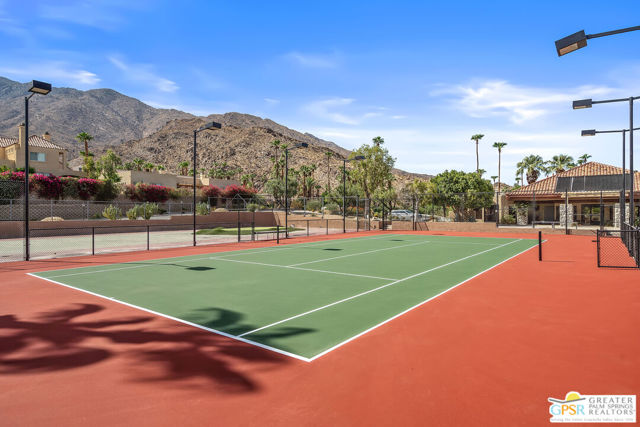 226 Canyon Circle, Palm Springs CA: https://media.crmls.org/mediaz/56360784-a9cd-46c0-9106-45fbd034d3b4.jpg