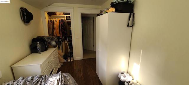 2825 Market St, Oakland CA: https://media.crmls.org/mediaz/56368214-82f4-48ff-b3ee-718cd6496814.jpg