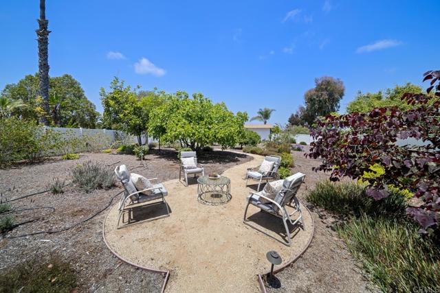 3923 San Pablo Avenue, Oceanside CA: https://media.crmls.org/mediaz/5636c477-47ba-4702-8181-ebaf1b35d7de.jpg