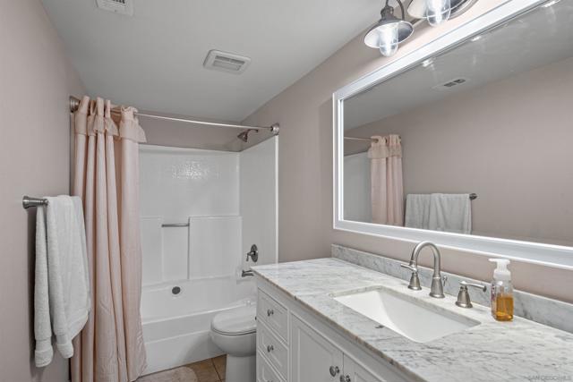 2208 Runabout Place, El Cajon CA: https://media.crmls.org/mediaz/563750cb-73b7-4da7-9be8-87d58a5083a4.jpg