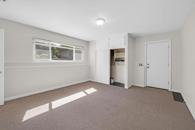 19028 Clemans Dr, Castro Valley CA: https://media.crmls.org/mediaz/56377ccb-d697-4033-9f42-5a84e8f435e4.jpg