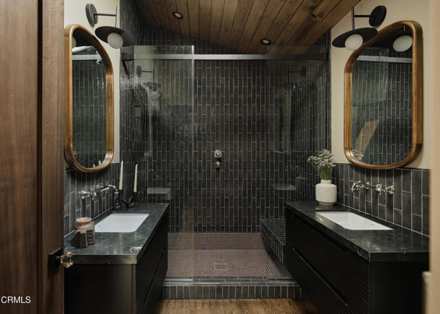 Detail Gallery Image 40 of 44 For 12406 La Maida St, Los Angeles,  CA 91607 - 3 Beds | 2 Baths