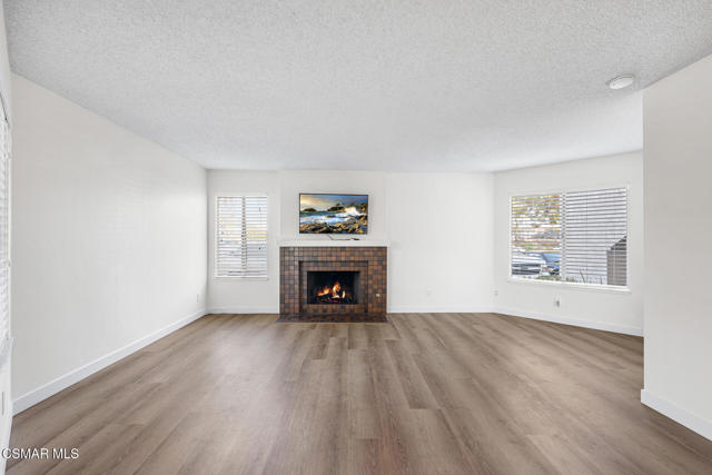 1748 Sinaloa Road, Simi Valley CA: https://media.crmls.org/mediaz/563889cd-f45a-4879-80a1-c929c474a83a.jpg