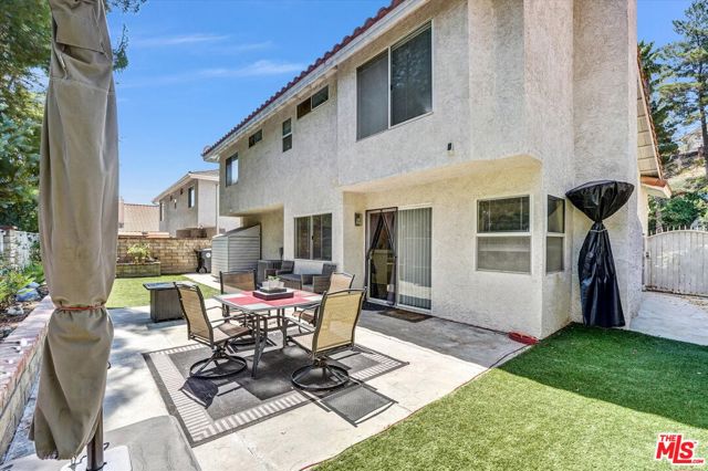 27632 Kevin Place, Santa Clarita CA: https://media.crmls.org/mediaz/5638aecb-93d5-4a49-b022-6328c0468338.jpg