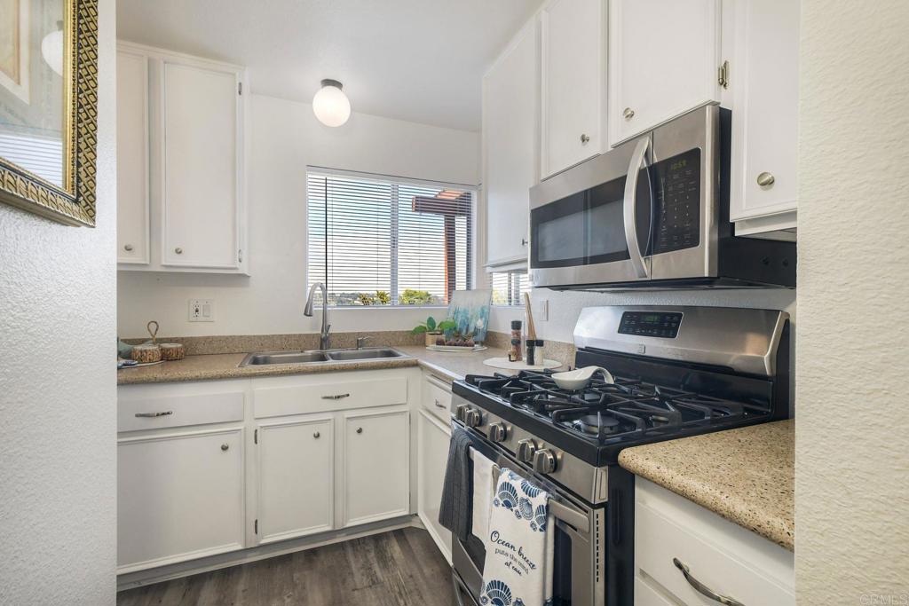 4545 Golden Ridge Dr - photo 11