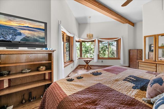 30097 Enchanted Way, Running Springs CA: https://media.crmls.org/mediaz/56398bec-2efa-43bc-97fa-9c3310f7e200.jpg