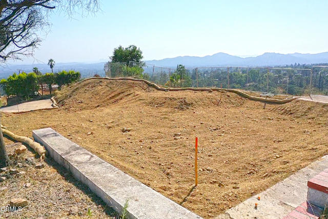 3017 Zane Grey Terrace, Altadena CA: https://media.crmls.org/mediaz/563a4ae4-504d-4333-8d4b-5783544d4ea8.jpg