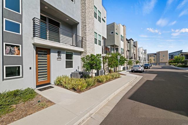 10422 Adamson Way, San Diego CA: https://media.crmls.org/mediaz/563a5889-f64e-4b76-bf84-882f00461b2f.jpg