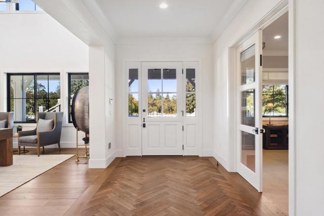 2621 Royal Oaks Dr, Alamo CA: https://media.crmls.org/mediaz/563a6aa5-3e75-4418-a769-21eee404952e.jpg
