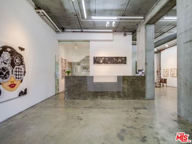 1100 S Hope Street, Los Angeles CA: https://media.crmls.org/mediaz/563afd10-a806-47ad-a4ab-f993fb7fab9e.jpg