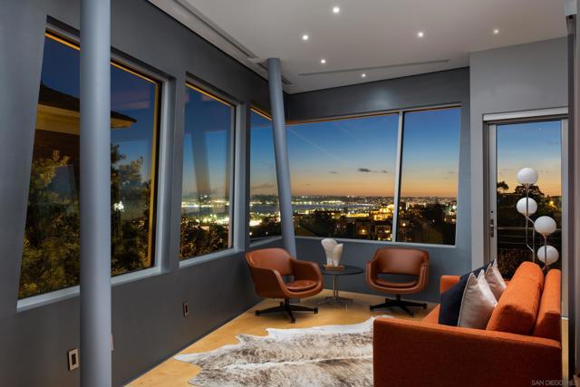2730 Brant St, San Diego CA: https://media.crmls.org/mediaz/563b8444-9ccd-47c9-9db4-e7c0165a9021.jpg