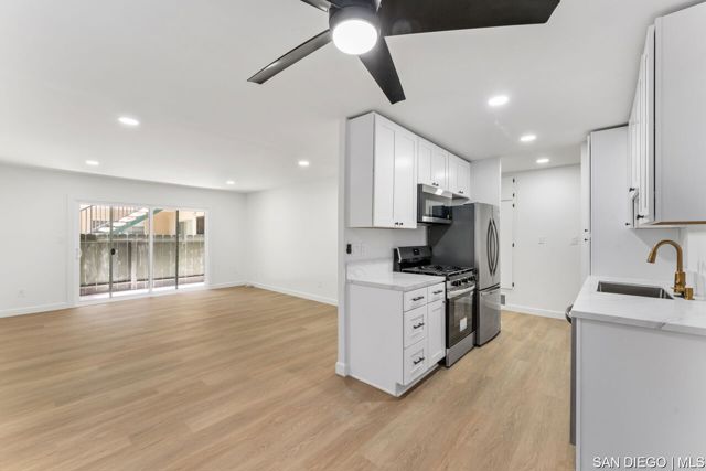 4855 Cole ST, San Diego CA: https://media.crmls.org/mediaz/563bc841-1cb8-4830-ab5b-e3b6ee10f0a7.jpg