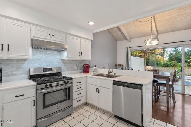 Detail Gallery Image 9 of 25 For 1546 Holly Ct, Thousand Oaks,  CA 91360 - 3 Beds | 2/1 Baths