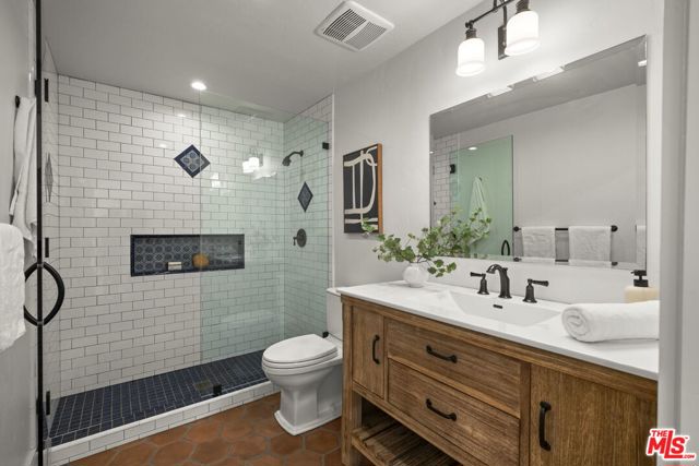 2714 Forrester Drive, Los Angeles CA: https://media.crmls.org/mediaz/563c7d3e-efee-40f0-8365-1c6d247ce36b.jpg
