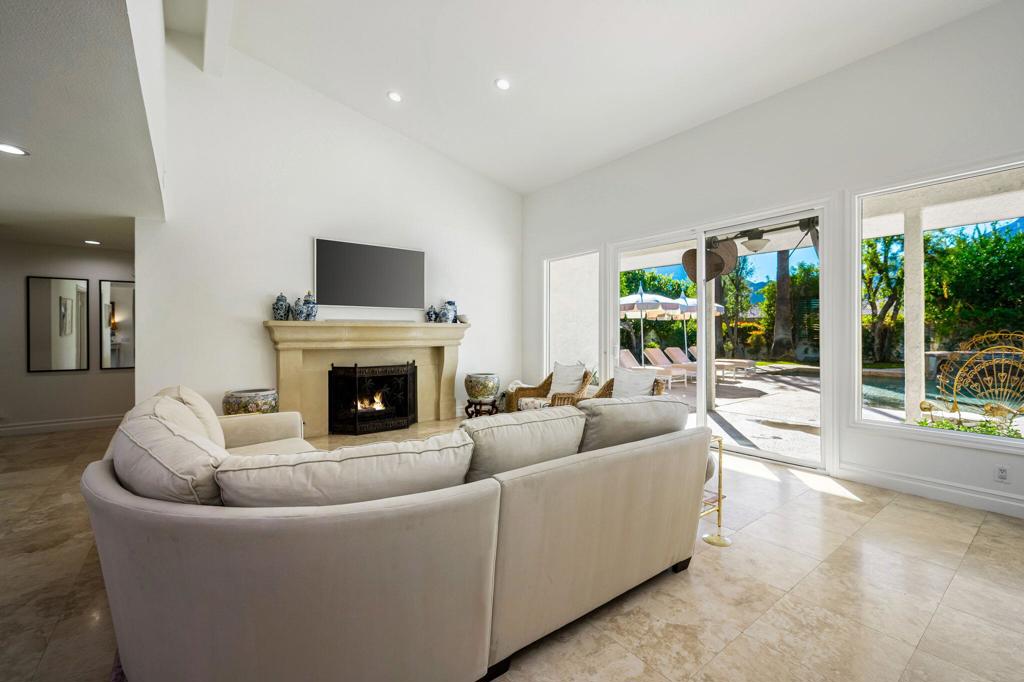 MLS #219139328DA image #2