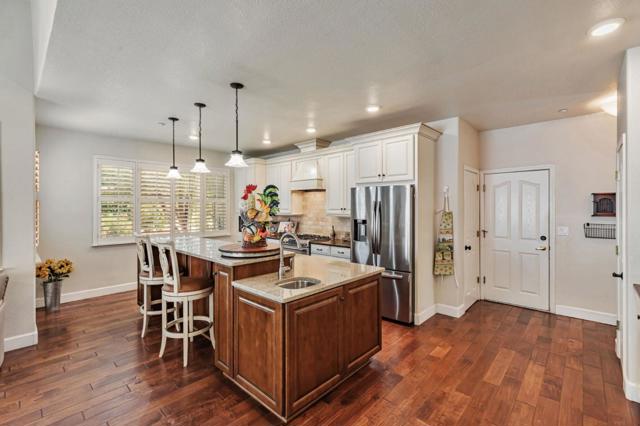 44737 Sun Valley Drive, King City CA: https://media.crmls.org/mediaz/563e79c7-0772-458b-9048-ad096606c807.jpg