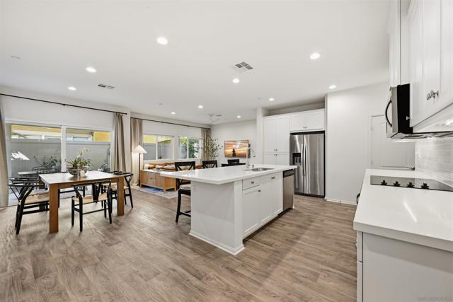 5616 Daybreak Way, Bonsall CA: https://media.crmls.org/mediaz/563eba3a-b724-437a-b9c3-117dc38e0129.jpg