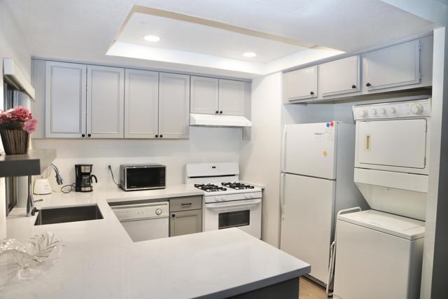 73167 Alice Marble Lane, Palm Desert CA: https://media.crmls.org/mediaz/563ec2c9-fd9f-447e-ae30-eab02b45518a.jpg