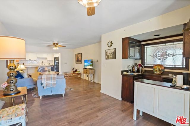 32134 Beachlake Lane, Westlake Village CA: https://media.crmls.org/mediaz/563eefd1-5beb-4d2f-acf3-166a09fe4818.jpg
