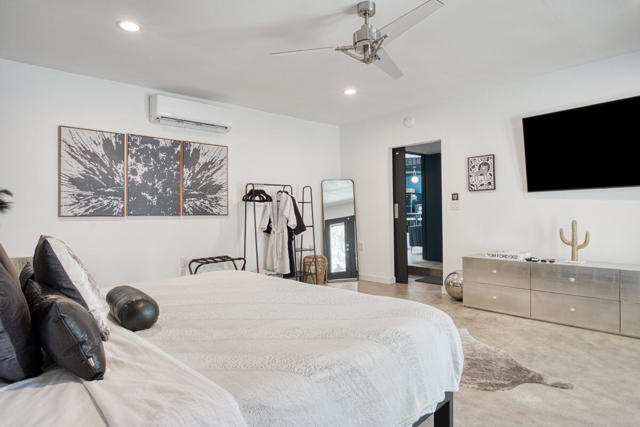 61589 El Reposo Street, Joshua Tree CA: https://media.crmls.org/mediaz/563f17fc-e4a5-4018-92f1-4f4081206f11.jpg