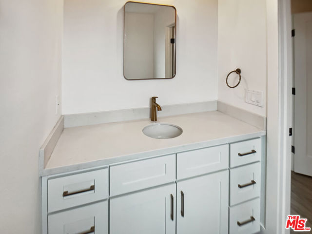 6820 Abbottswood Drive, Rancho Palos Verdes CA: https://media.crmls.org/mediaz/563f6cb4-2e89-412e-b4b0-c4094cf88b4c.jpg