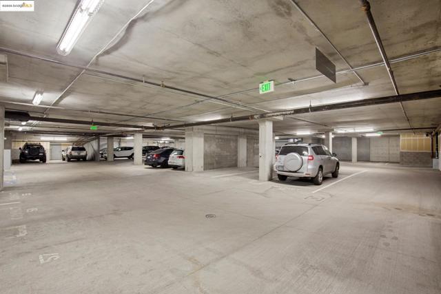 428 Alice St., Oakland CA: https://media.crmls.org/mediaz/563fbec5-a06d-4310-acd1-1c71290126b3.jpg