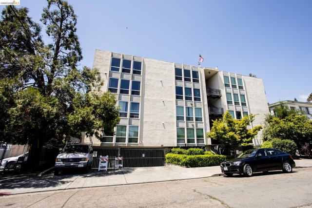 Image 41 of 42 For 3525 Dimond  