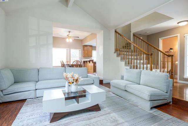 7691 Church Street, Gilroy CA: https://media.crmls.org/mediaz/5640097b-1f6c-4c2c-8d67-772dc0196fe8.jpg