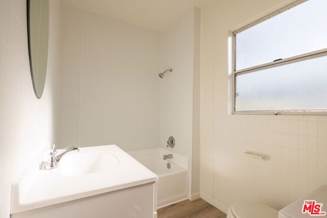 4505 Santa Rosalia Drive, Los Angeles CA: https://media.crmls.org/mediaz/564098c3-4b95-40d2-8531-3276f2cffaa9.jpg