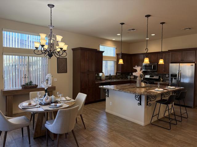 51885 Avenida Bermudas, La Quinta CA: https://media.crmls.org/mediaz/5640e537-71b3-43b6-ac4c-0bd0daf36efa.jpg