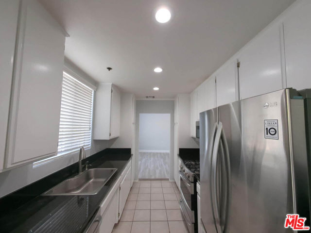1844 Thayer Avenue, Los Angeles CA: https://media.crmls.org/mediaz/56417b2c-ded6-43d5-b5ea-434265b377d0.jpg