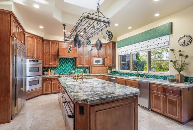 4843 La Jacaranda, Rancho Santa Fe CA: https://media.crmls.org/mediaz/56429de4-2f00-4522-bc0d-658abb0d6ccf.jpg