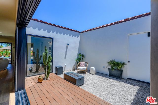 4936 Coolidge Avenue, Culver City CA: https://media.crmls.org/mediaz/5642a7c8-a1c0-4053-bc68-1a02c73bdeec.jpg