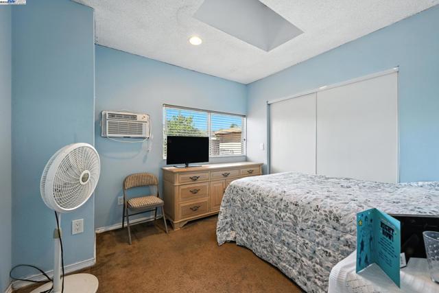 10293 Covina Pl, San Diego CA: https://media.crmls.org/mediaz/5642c5fd-8917-4a1e-a9dc-b6c59a9fe8e7.jpg