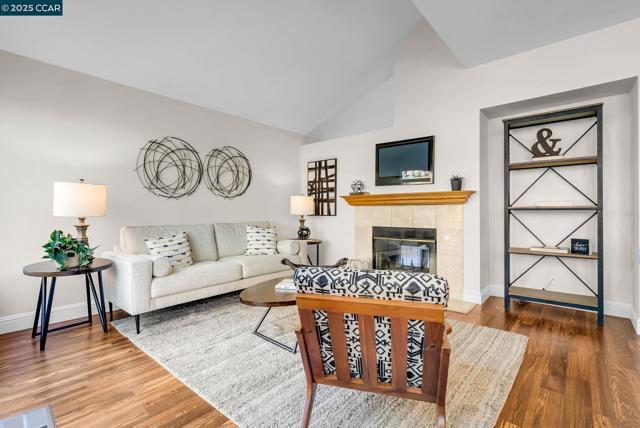 337 Saclan Terrace, Clayton CA: https://media.crmls.org/mediaz/56430f13-8af4-42a6-a829-bc9e1a275eca.jpg